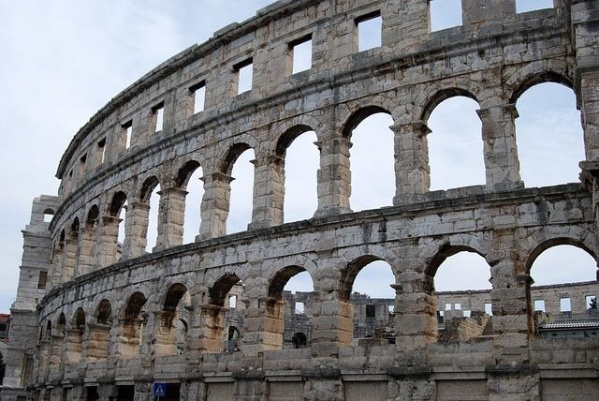 MEDITERRÁN SZILVESZTER AZ ISZTRIAI-FÉLSZIGETEN - Pula és Rovinj. Opatija, Rijeka és KRK-sziget ***