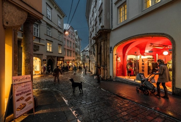 GRAZ ADVENTI HANGULATBAN - Zotter csokoládégyár. Thal Swarovski kristály temploma és Arnold Schwarzenegger! ***